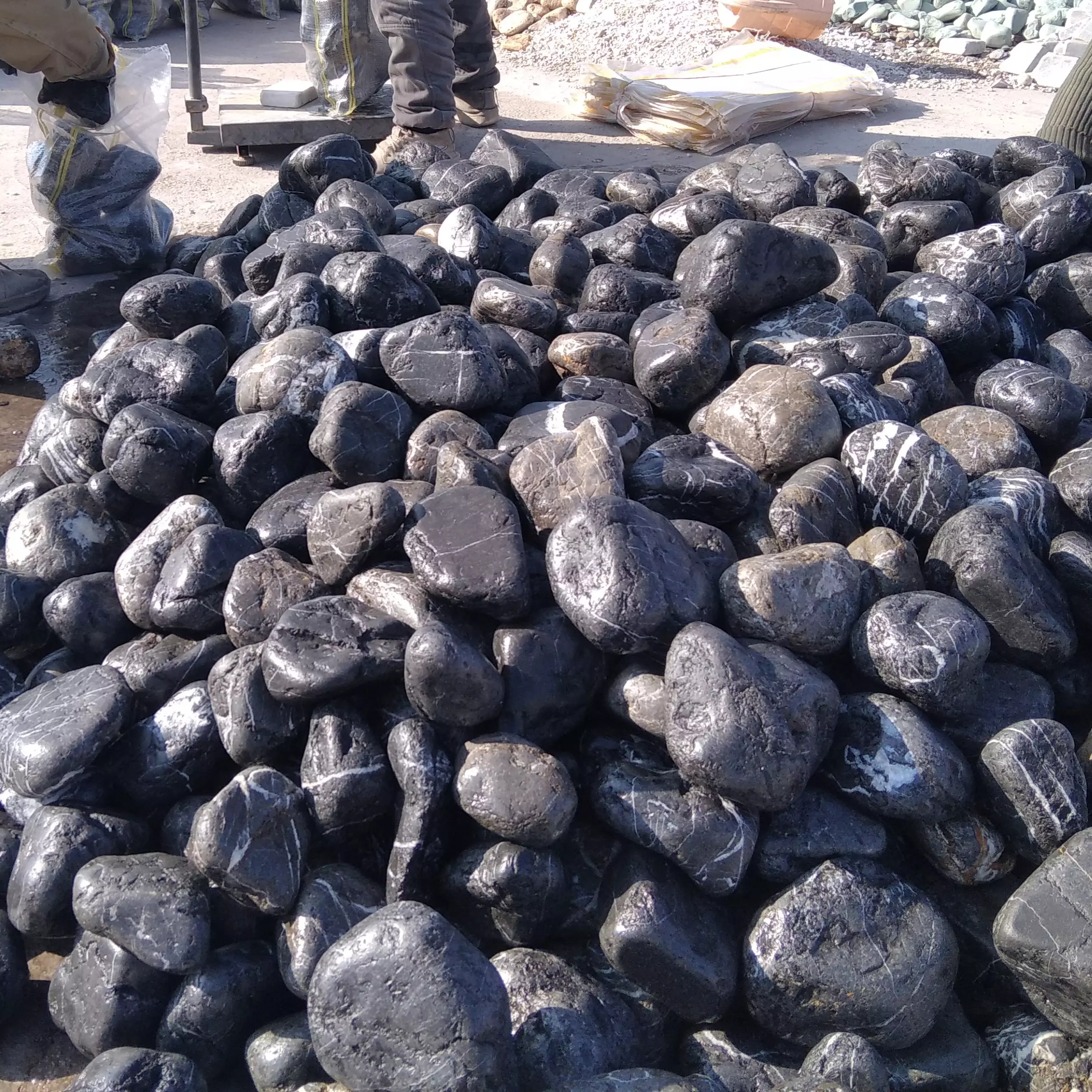 سنگ قلوه مشکی نجف آباد